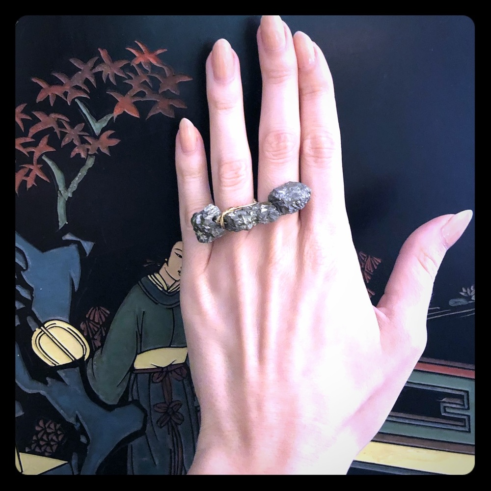 Double Ring Rock Gem 💎